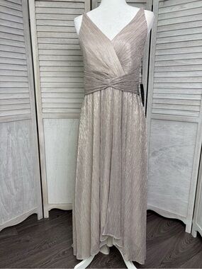 WHBM LIGHTWEIGHT CHAMPAGNE w/HINT of ROSE,HIGH/LOW DRESS w/SLIGHT TRAIN sz6